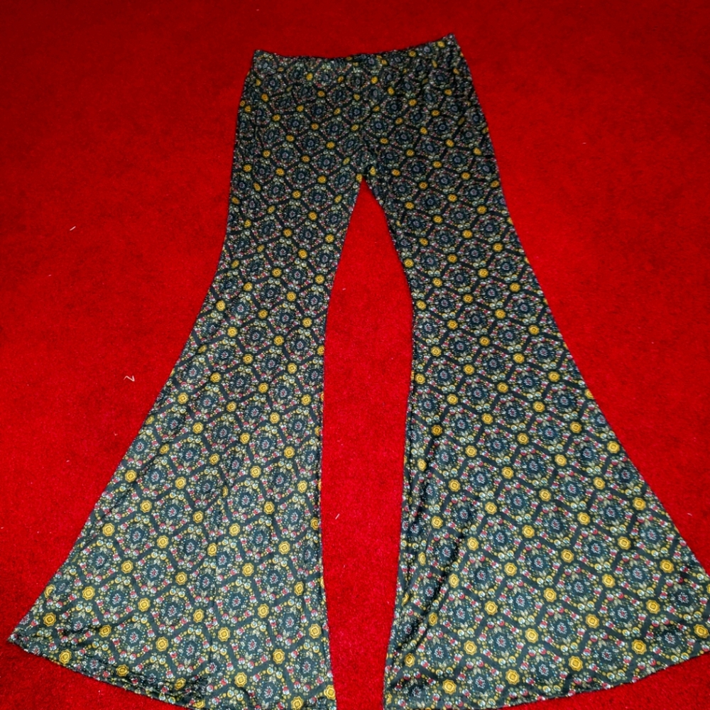 Brand new flare bottom leggings